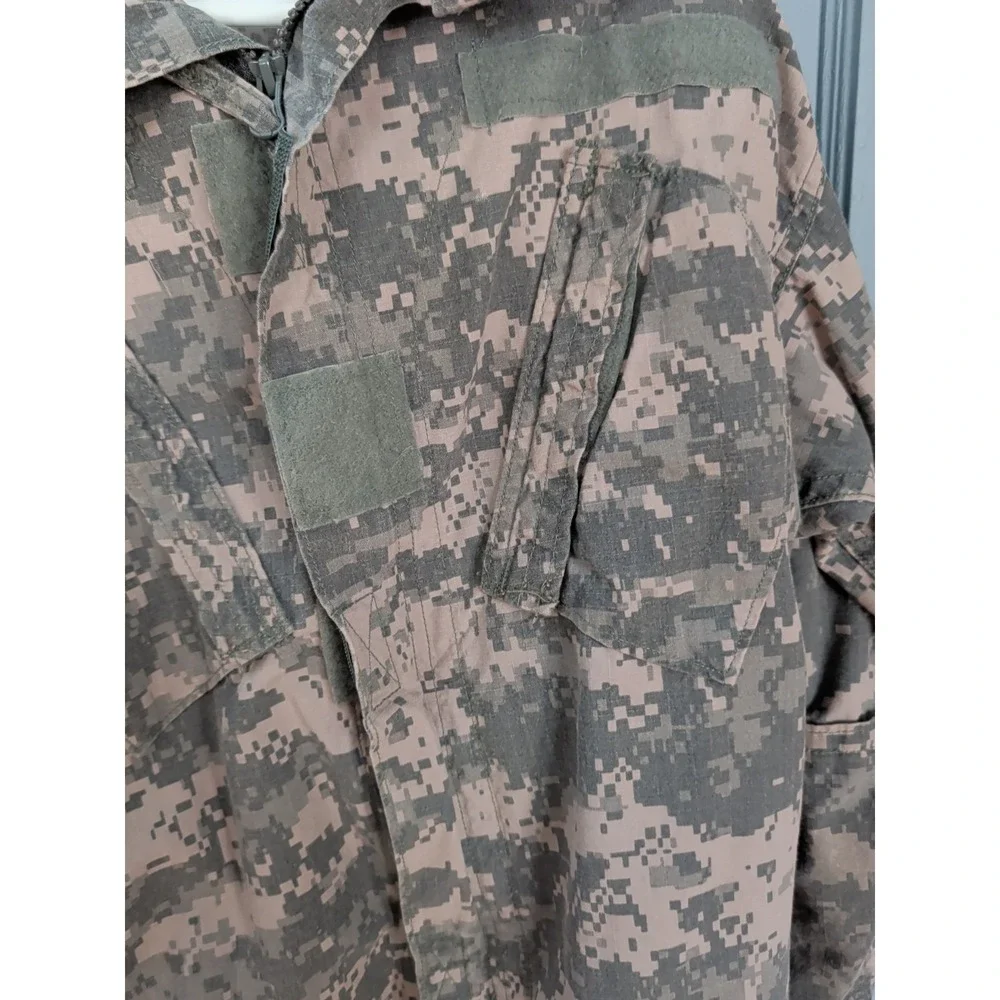 US Army ACU Coa Digital Camo Small Regular 67 To 71 In Chest 33 To 37. Sgt Patch